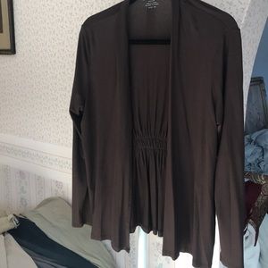 Lightweight buttonless jacket